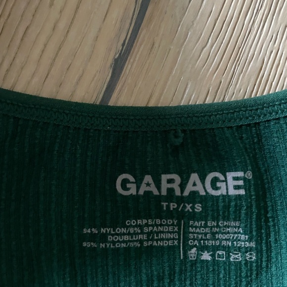 Dark green women cropped long sleeve top. Size extra small. From garage!! - Picture 4 of 4